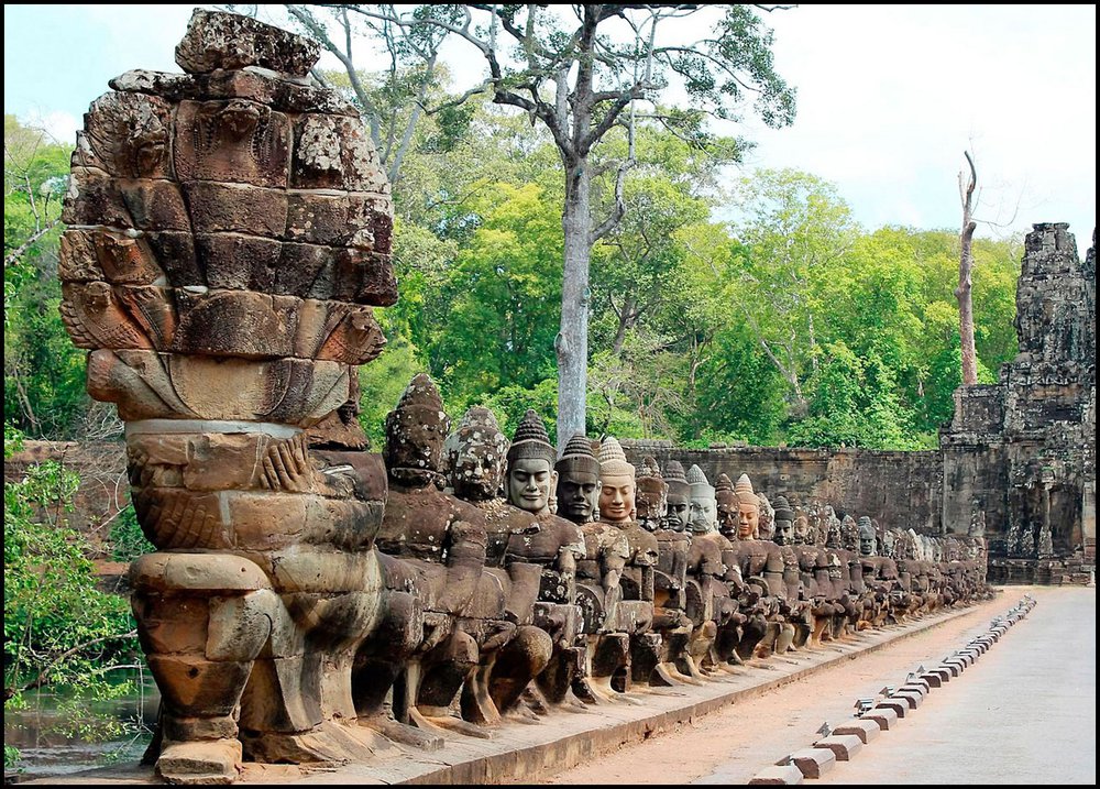 Pont_Angkor_Thom_ok.jpg